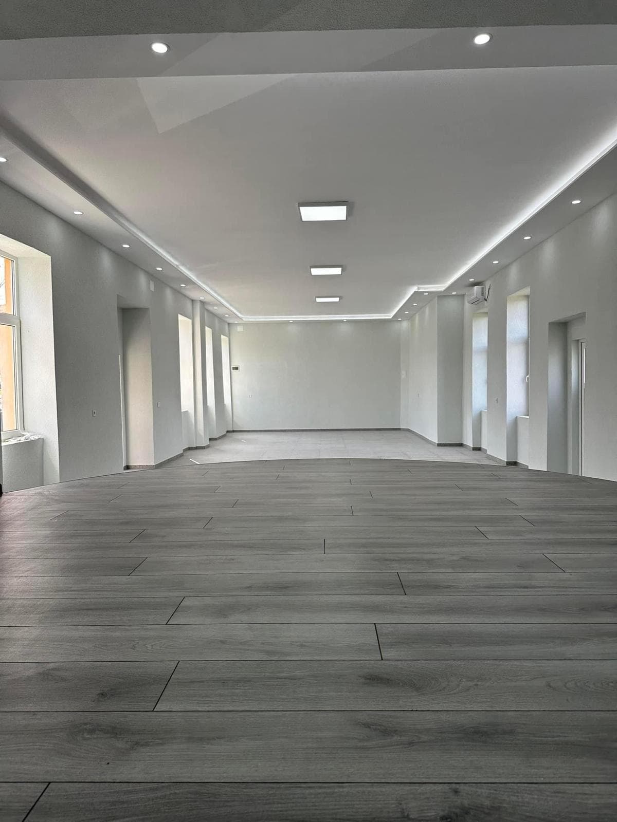 Interior Cămin Cultural Măderat